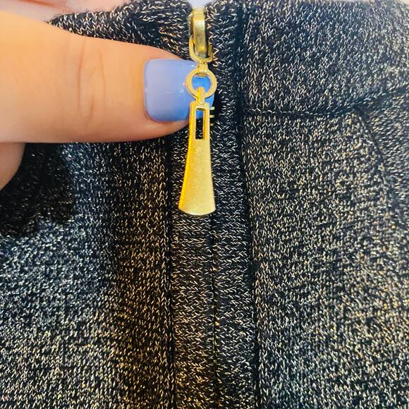 Torrid Cross Neck Cold Shoulder Lurex Pullover Sweater Black Gold Glitter Sz 1X - Picture 9 of 14